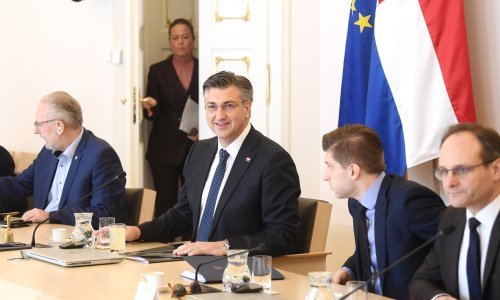 Vlada otvara račun za donacije za Zagreb i borbu protiv koronavirusa