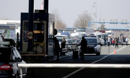 Srbija zatvara granicu za putnike, prolaz samo kamionima, strože zabrane kretanja