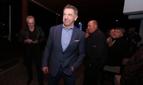 Milinović pozvao Ličane starije od 70 godina da slušaju epidemiologe i da ne idu u kafiće, banke i restorane