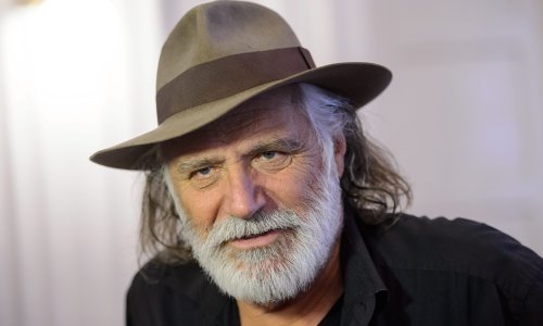 Rade Šebedžija otvorio profil na Facebooku: 'U što sam se upustio? Nemam pojma o kompjuterima i jedva sam naučio otvarati poštu'