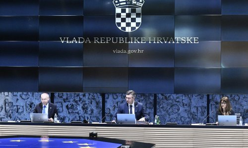 Vlada odustala od kupnje milijuna maski, stigla donacija od 11,5 tona zaštitne opreme, doznali smo tko je donator