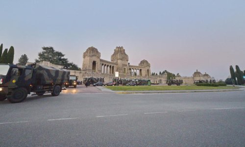 Bergamo: Vojska kamionima odvozi tijela žrtava koronavirusa