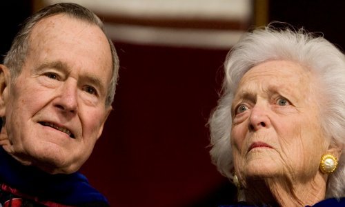 Bush stariji na intenzivnoj, hospitalizirana i Barbara