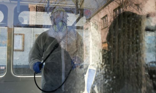 Dezinfekcija pješačkih zona i autobusnih stajališta u Rijeci