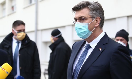 Plenković: U Cvjetnom naselju osigurat će se oprema za praćenje nastave