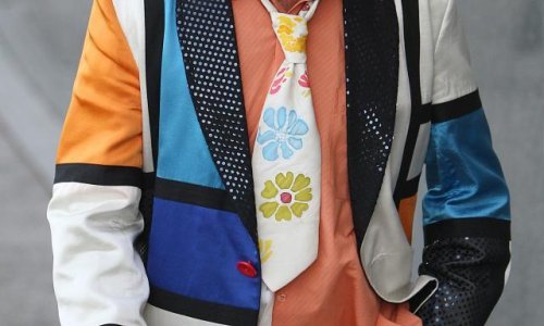 Siniša Cmrk zarađuje pjevajući na ulici