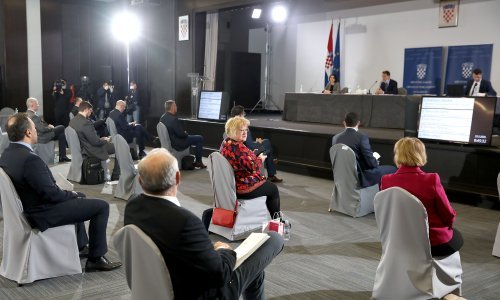 Na Saboru paket zakona: Vozačke, osobne i putovnice vrijedit će i nakon isteka, no ne i registracija vozila