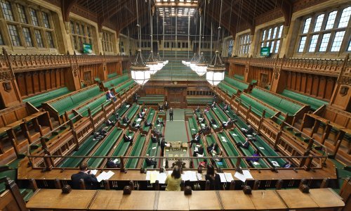 Britanski parlament prestaje zasjedati zbog koronavirusa; u klupe se vraćaju 21. travnja