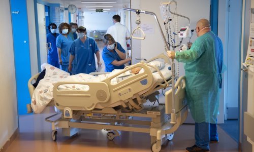 U svijetu 470.800 zaraženih, umrla 21.221 osoba