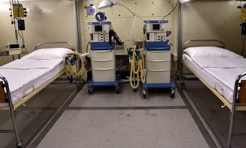 Pozivni centar 113 za ugrožene od koronavirusa prima više od 50.000 poziva na dan