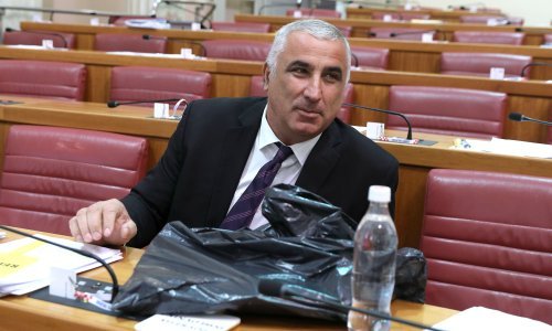 Madjer: Ako prehrambeni lanci nisu spremni surađivati, treba razmisliti o zabrani uvoza da se zaštite domaći proizvođači