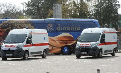 GNK Dinamo sazvao novinare da se pohvali donacijom, a mi doznajemo kome i što su darovali igrači, trener Bjelica i smijenjeni stožer