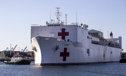 Plutajuća bolnica pristala u Los Angeles