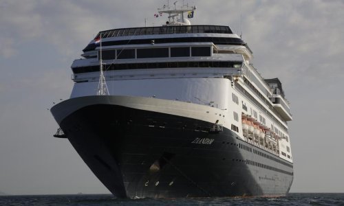 Na kruzeru četvero umrlih, 138 bolesnih, sve luke zatvorene