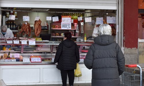 Hrvatske tržnice sada su neprepoznatljive, više je prodavača nego kupaca