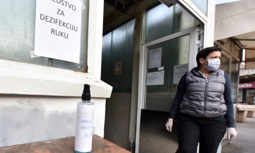 Još tri osobe povezane s kninskom bolnicom pozitivne na koronavirus