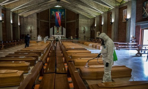 Više od 10.000 mrtvih u Italiji, vlada razmatra produljenje mjera zabrane kretanja