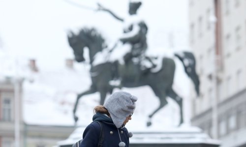 Razlog više za ostanak doma: Novi tjedan donosi kišu, snijeg, vjetrove i osjetno hladnije vrijeme