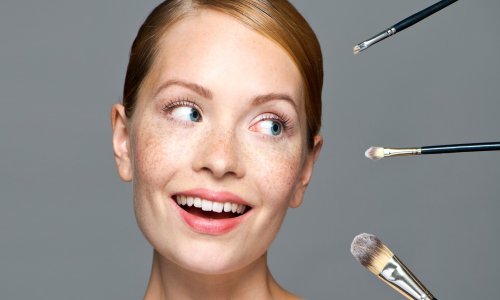 Jeste li znali da make up kistove trebate prati barem jednom tjedno? Evo kako ih najlakše očistiti