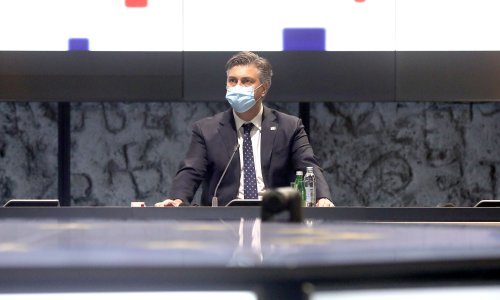 Plenković i Bandić složili plan za sanaciju potresa, gradonačelnik Zagreba opet držao lekcije novinarima: Objasnit ću onima koji se daju krstiti...