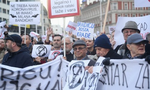 Građanska inicijativa 'Zagreb te zove' poziva građane da izađu na prozore i balkone u 19 sati i uključe se u prosvjed protiv Milana Bandića