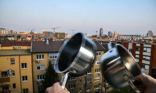 Zagrebom odzvanjalo lupanje loncima u znak nezadovoljstva gradonačelnikom Bandićem