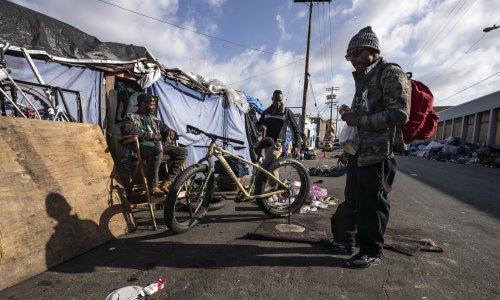 Covid bi u SAD-u mogao ubiti manje ljudi nego što je predviđeno, no na vidjelo je počela izlaziti rasna nejednakost među žrtvama
