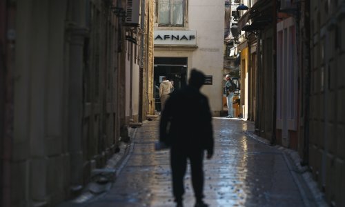 U Zadru preminula još jedna osoba, troje pozitivnih; popodne stiže katamaran iz Ancone
