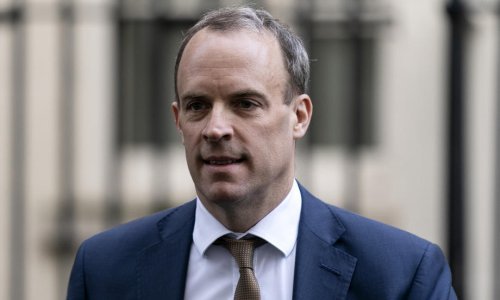 Raab: Britanska vlada će nastaviti provoditi Johnsonove planove