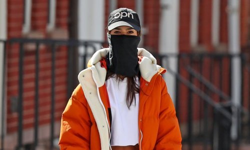 Neprepoznatljiva Emily Ratajkowski prošetala pustim ulicama New Yorka