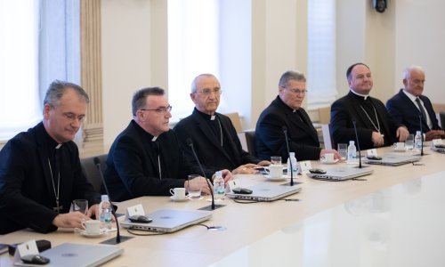 Hrvatski biskupi uputili vjernicima uskrsnu poruku i čestitke