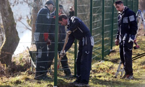 Tko o čemu, Janša o migrantima: Slovenska vlada diže još 40 km žice na granici s Hrvatskom
