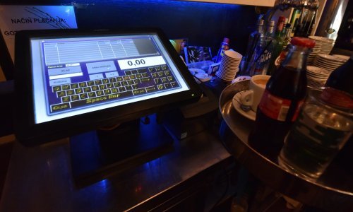 Porezna uprava objavila koliko je manje računa izdano i koliko je manje potrošeno u vrijeme koronakrize u odnosu na isti period lani