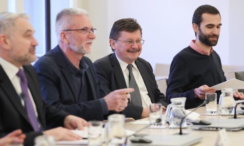 Potpuno suprotne poruke u vezi rezova u javnom sektoru -sindikalci se oštro suprotstavljaju, poslodavci smatraju da su nužnost