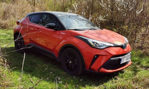 [FOTO/VIDEO] Vozili smo Toyotu C-HR Launch Edition; Snažniji hibridni pogon i osvježeni izgled