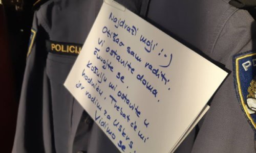 Policija ima emotivnu poruku za sve: 'Ostanite i budite tamo gdje bi svaki policajac, u ovo blagdansko vrijeme, želio biti'
