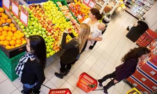 S tržišta se povlači pileći file i hrana za kućne ljubimce