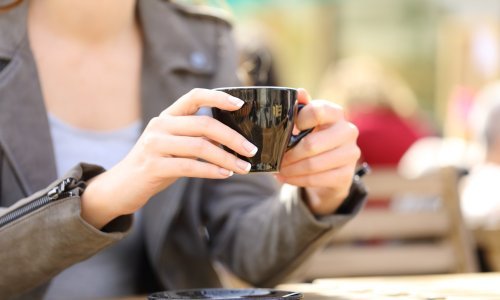 Gazdarica u Istri mrtva-hladna otvorila kafić, upala policija i zatekla je kako s gostima bezbrižno pije kavu