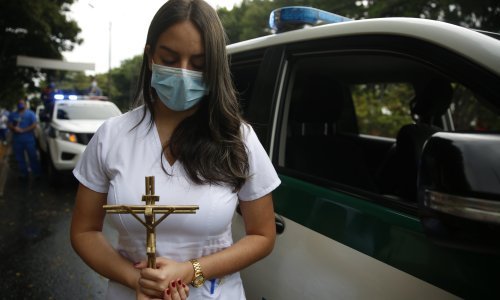 Prijeđen psihološki prag od sto tisuća mrtvih, tempo širenja kao kod londonske kuge; u Hrvatskoj 88 novih slučajeva, prodori u niz domova za starije