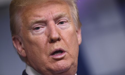 Trump potpisao nov paket pomoći gospodarstvu težak 500 milijardi dolara
