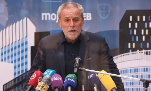 U Zagrebu 13 novooboljelih;  u Sesvetama radio kafić, amatersko kazalište imalo predstavu na otvorenom; Bandić poručuje da mjerimo temperaturu