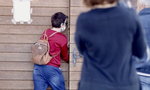 Trojici napadača na novinarke na Sirobuji kaznene prijave; svećenik zaradio još jednu prijavu zbog remećenja javnog reda i mira