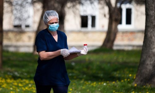 U Srbiji od koronavirusa umiru osobe u prosjeku stare 64 godine