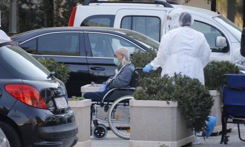 U splitskome KBC-u umrla 98-godišnjakinja, još 20 zaraženo