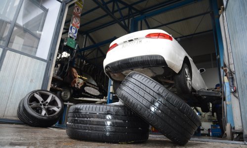 Od srijede više ne morate imati zimske gume, ali nećete baš ni pohitati kod vulkanizera. Rade li oni uopće?