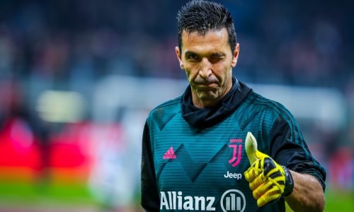 Gigi Buffon ne razmišlja o mirovini; legendarni golman ostaje u Juventusu kako bi srušio dva nevjerojatna rekorda