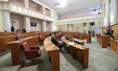 Saborska oporba: U turističkom zemljištu "vlada ozbiljan nered"