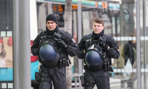 Skupina muškaraca nožem napala četvero prolaznika u njemačkom Hanau