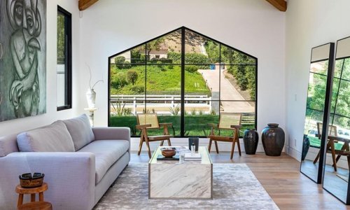 U ovakvoj kući izolacija nikom ne bi teško pala; ima sve što treba, ali i puno više od toga