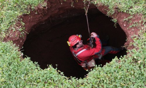Speleolozi došli do dna 1431 metra duboke Lukine jame